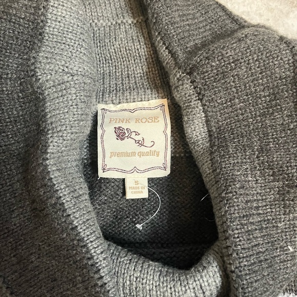 Sweater dresses size small - Picture 3 of 3